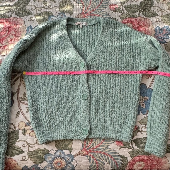 BEAUTIFUL NWOT Willow Moon Cozy V-Neck Button Down Cardigan Sweater - Picture 4 of 5
